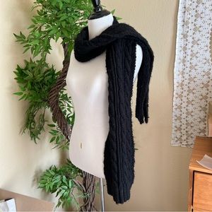 Black Handmade Knit Scarf